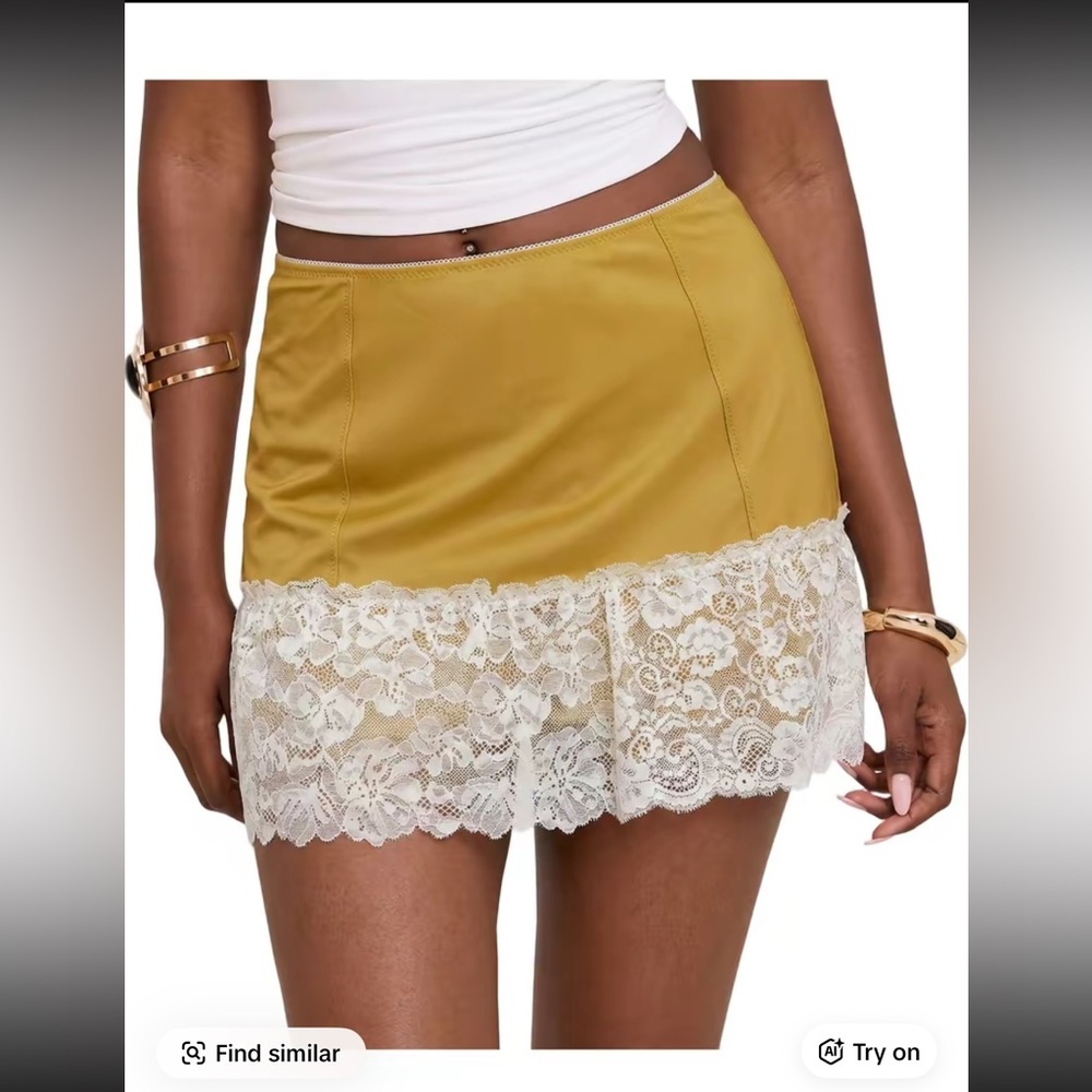 BNWT women’s Large Satin Mini Skirt - Elastic Waist & Lace Trim, yellow white